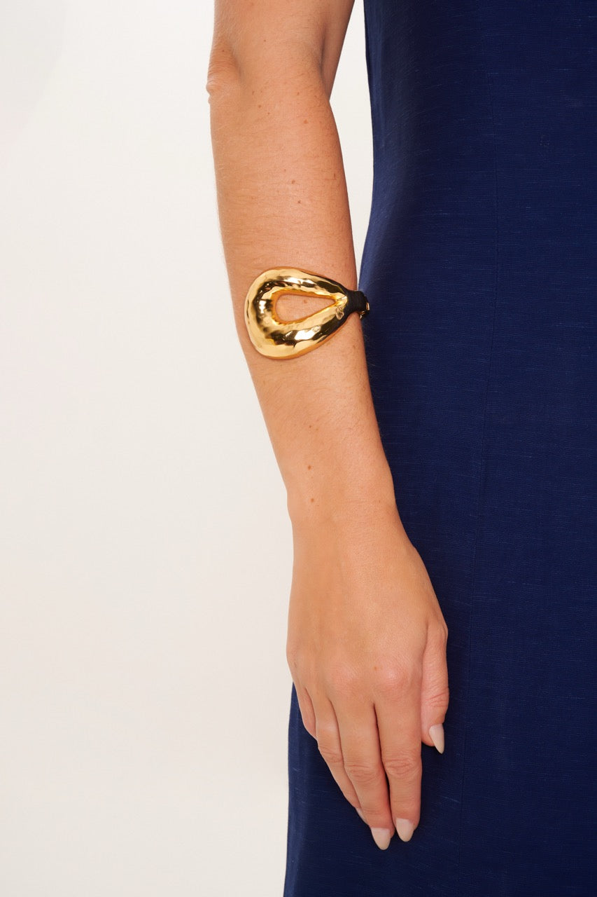 Brazalete Dorado Escultórico