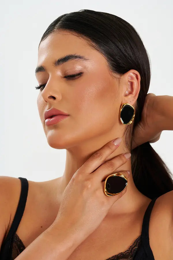 Anillo Negro Orgánico Dorado