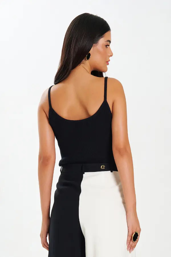 Blusa Noir Lace Essence