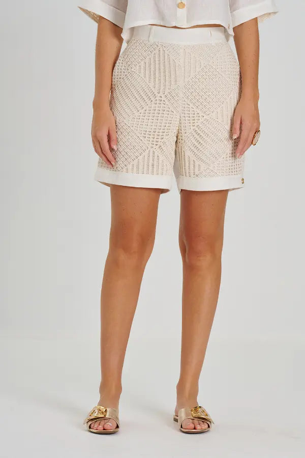 Short Crochet Ivory Essence