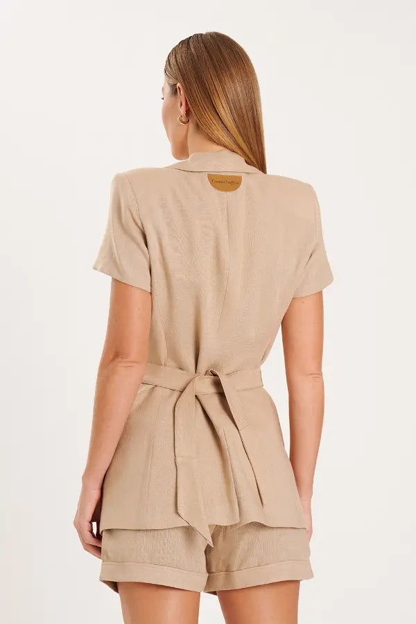 Short Tailoring Nude Elegance