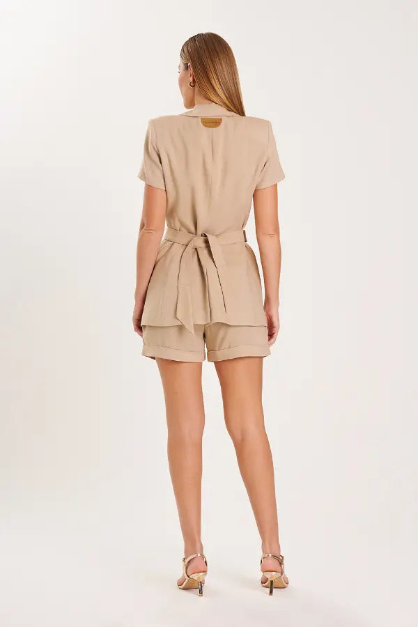 Short Tailoring Nude Elegance